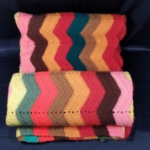 Homemade Afghan 60" x 65" Zig Zag Pattern